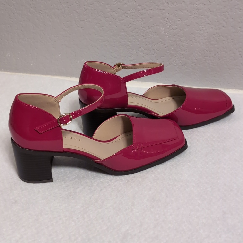 Brand New! Journee Collection Red Patent Square Toe Block Heel - Picture 4 of 5